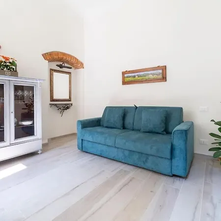 Casa Lorenzo With A Quiet Tiny Patio Appartement *