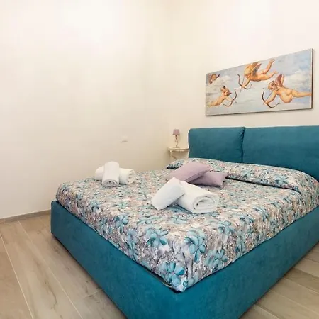 Casa Lorenzo With A Quiet Tiny Patio شقة فلورنس