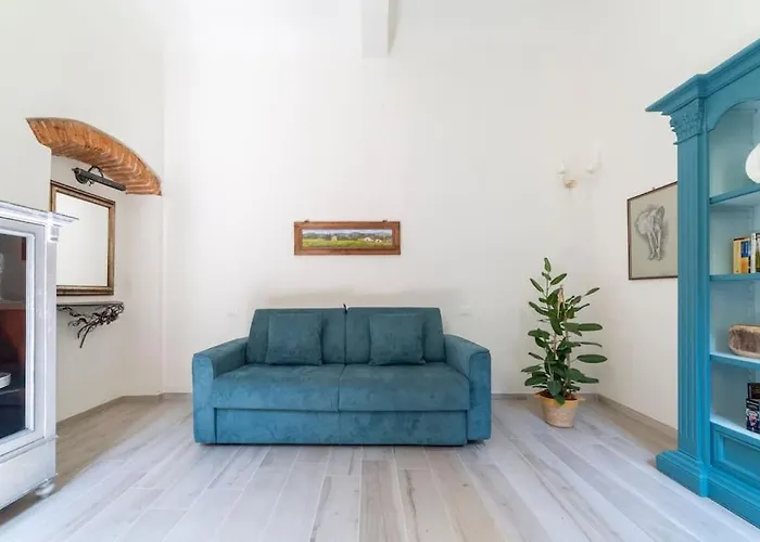 Casa Lorenzo With A Quiet Tiny Patio