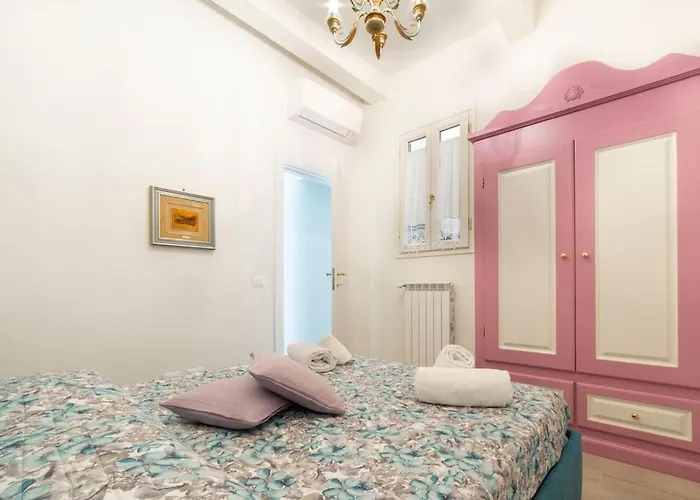 Appartamento Casa Lorenzo With A Quiet Tiny Patio Firenze